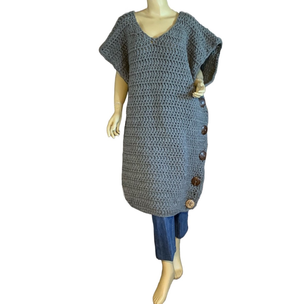 HANDMADE HEAVY KNIT GRAY KNEE LENGTH VEST/DRESS WITH LARGE BUTTONS (2X) - Picture 7 of 13